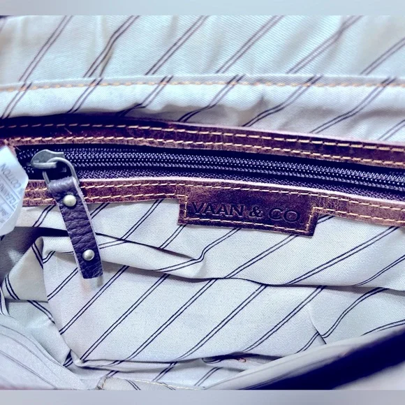 Vaan & Co. Excellent Shape! Upcycled! Leather Medium Crossbody Women’s Purse - Picture 10 of 10